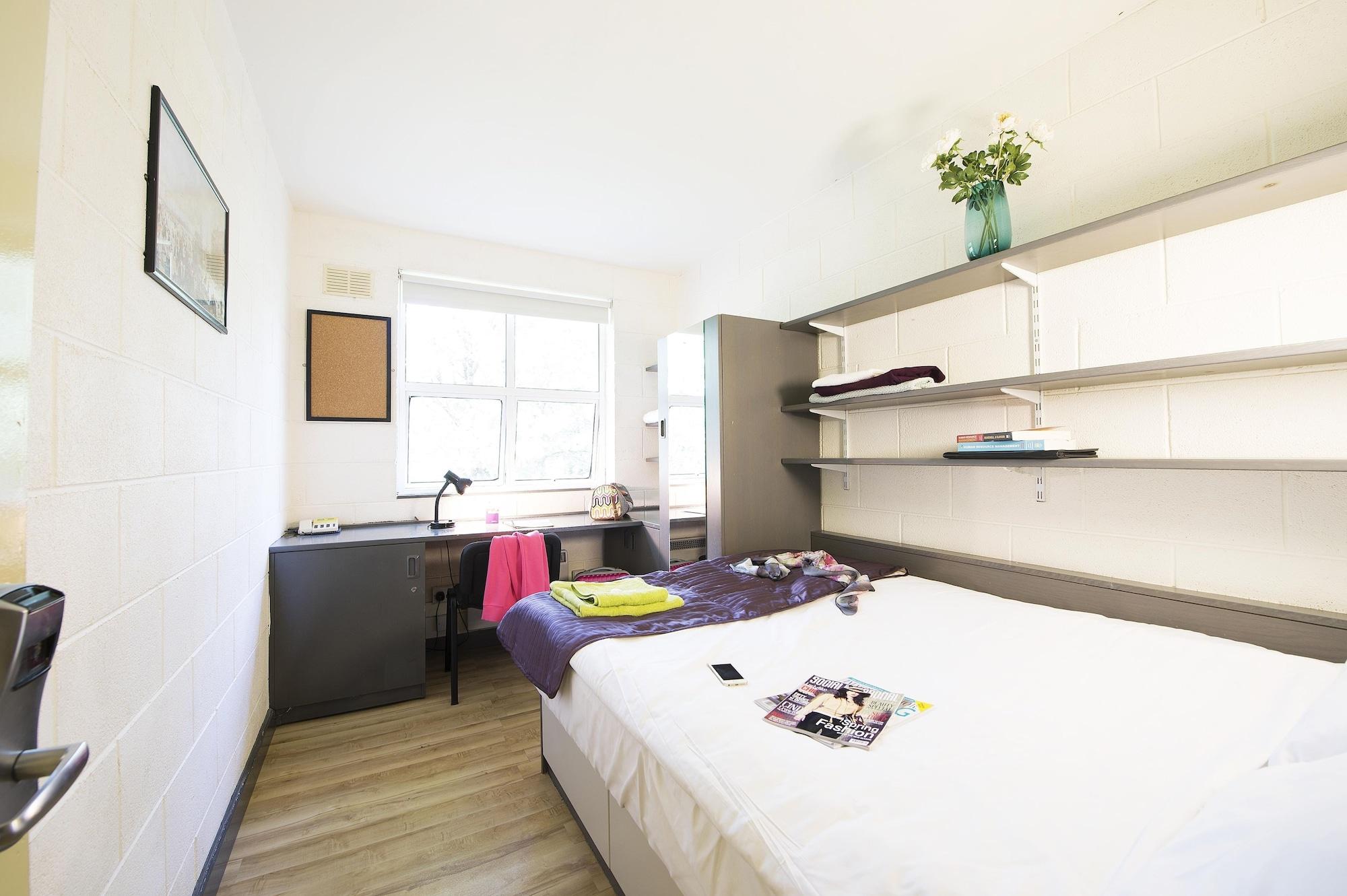 Corrib Village Apartments University Of Голвей Екстер'єр фото